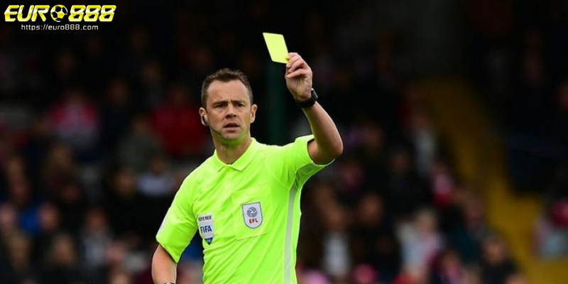 soi keo the vang (5) Cách nhận diện trọng tài có xu hướng rút thẻ nhiều